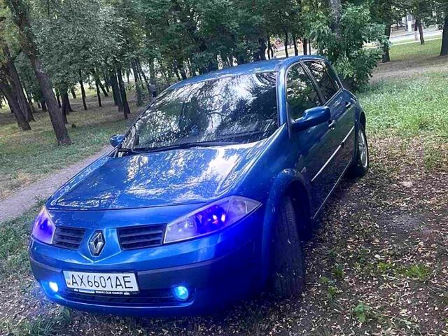 Синий Рено Меган, объемом двигателя 1.6 л и пробегом 229 тыс. км за 4300 $, фото 1 на Automoto.ua