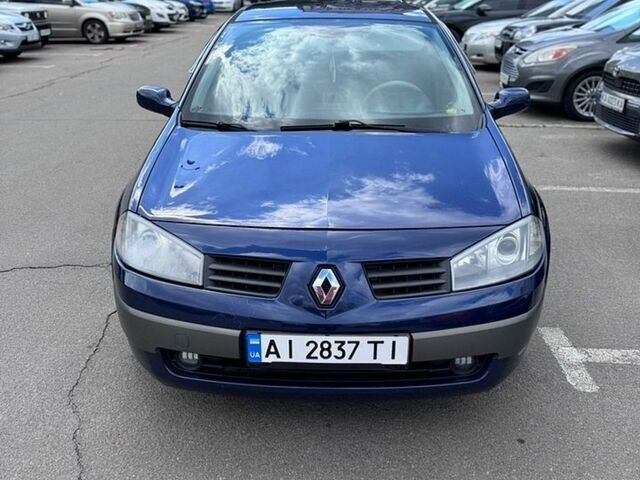 Синий Рено Меган, объемом двигателя 2 л и пробегом 260 тыс. км за 5100 $, фото 1 на Automoto.ua