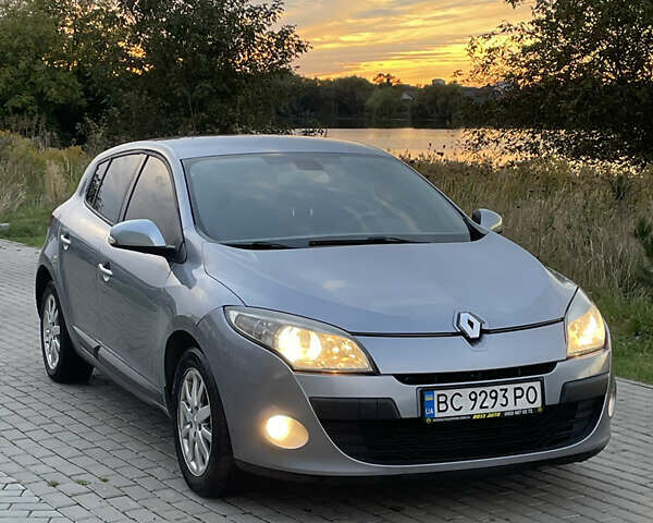 Синий Рено Меган, объемом двигателя 1.87 л и пробегом 284 тыс. км за 4799 $, фото 1 на Automoto.ua