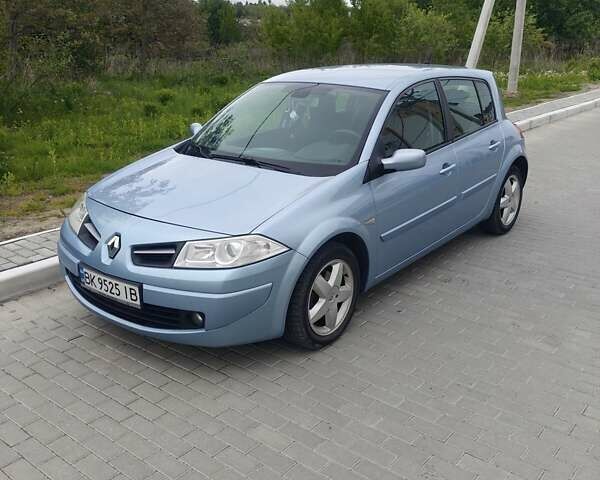 Синий Рено Меган, объемом двигателя 1.46 л и пробегом 260 тыс. км за 4800 $, фото 1 на Automoto.ua