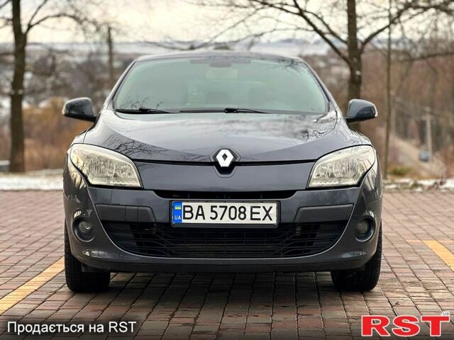 Рено Меган 2009 в Кропивницком (Кировограде) на Automoto.ua Синий Рено Меган, объемом двигателя 1.5 л и пробегом 219 тыс. км за 5750 $, фото 1 на Automoto.ua