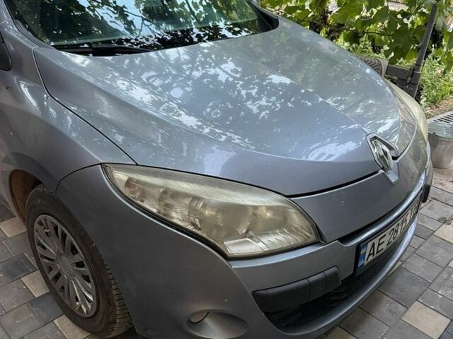 Синій Рено Меган, об'ємом двигуна 1.6 л та пробігом 192 тис. км за 6000 $, фото 1 на Automoto.ua