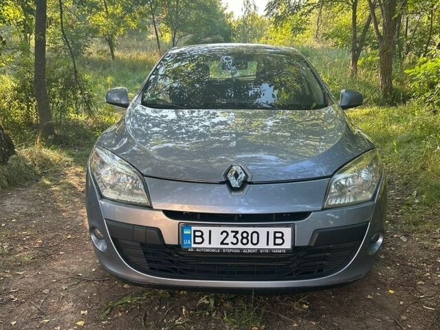 Синій Рено Меган, об'ємом двигуна 1.5 л та пробігом 196 тис. км за 6000 $, фото 1 на Automoto.ua