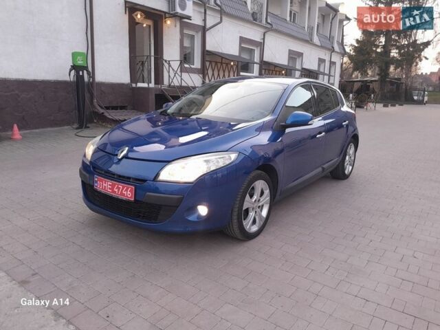 Синий Рено Меган, объемом двигателя 1.4 л и пробегом 234 тыс. км за 6300 $, фото 1 на Automoto.ua