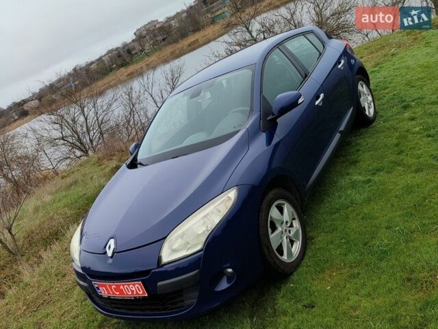 Синій Рено Меган, об'ємом двигуна 1.6 л та пробігом 197 тис. км за 6950 $, фото 1 на Automoto.ua
