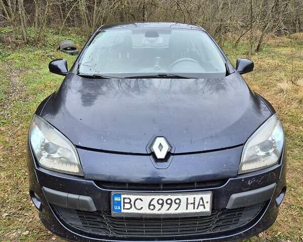 Синий Рено Меган, объемом двигателя 2 л и пробегом 231 тыс. км за 5800 $, фото 1 на Automoto.ua
