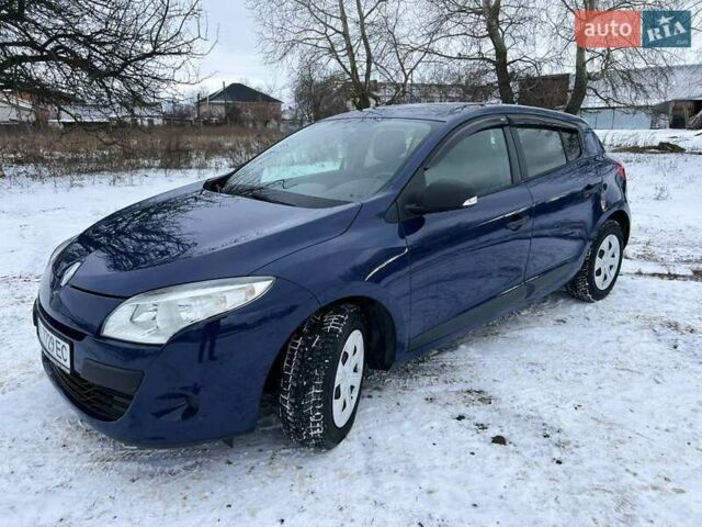 Синій Рено Меган, об'ємом двигуна 1.6 л та пробігом 214 тис. км за 6800 $, фото 1 на Automoto.ua
