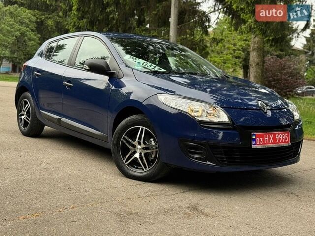 Синий Рено Меган, объемом двигателя 1.6 л и пробегом 175 тыс. км за 6750 $, фото 1 на Automoto.ua