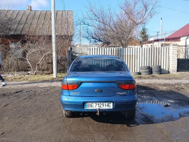 Синий Рено Меган, объемом двигателя 1.6 л и пробегом 220 тыс. км за 1850 $, фото 1 на Automoto.ua