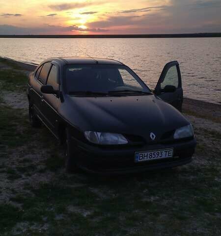 Синий Рено Меган, объемом двигателя 1.6 л и пробегом 320 тыс. км за 2500 $, фото 1 на Automoto.ua