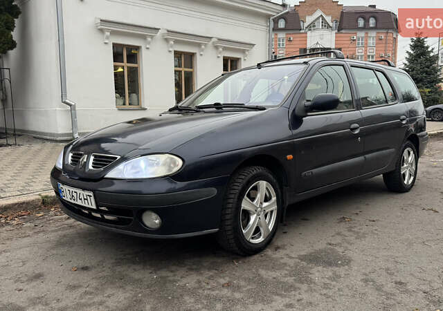 Синий Рено Меган, объемом двигателя 1.6 л и пробегом 310 тыс. км за 3100 $, фото 1 на Automoto.ua