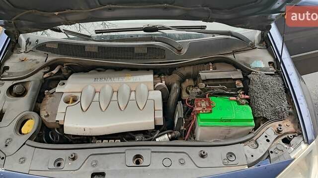 Синий Рено Меган, объемом двигателя 1.6 л и пробегом 217 тыс. км за 5000 $, фото 1 на Automoto.ua