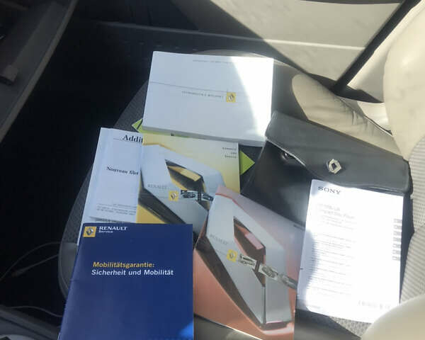 Синий Рено Меган, объемом двигателя 1.6 л и пробегом 250 тыс. км за 5000 $, фото 1 на Automoto.ua