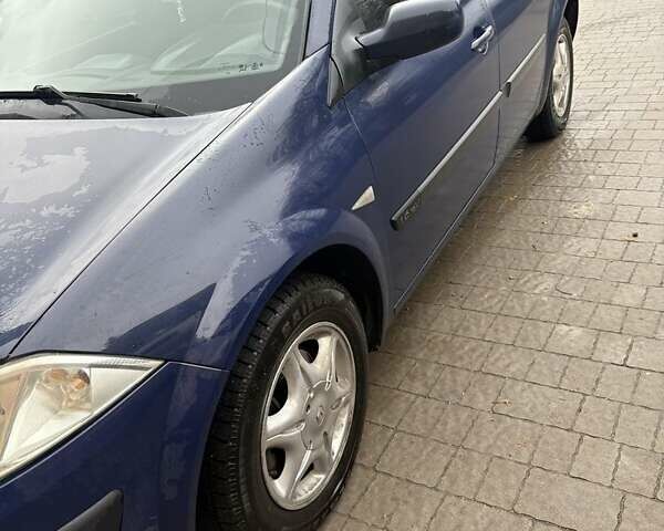 Синий Рено Меган, объемом двигателя 1.6 л и пробегом 248 тыс. км за 4000 $, фото 1 на Automoto.ua