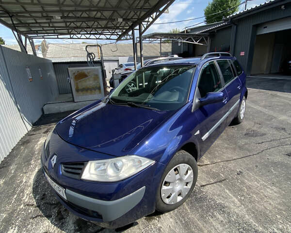 Синий Рено Меган, объемом двигателя 1.6 л и пробегом 225 тыс. км за 5700 $, фото 1 на Automoto.ua