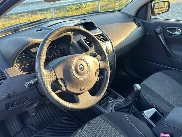 Синій Рено Меган, об'ємом двигуна 1.6 л та пробігом 276 тис. км за 5500 $, фото 1 на Automoto.ua