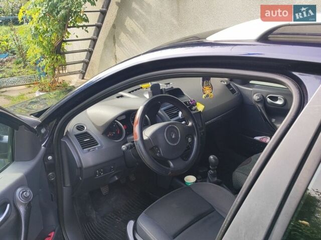 Синий Рено Меган, объемом двигателя 0 л и пробегом 280 тыс. км за 4000 $, фото 1 на Automoto.ua