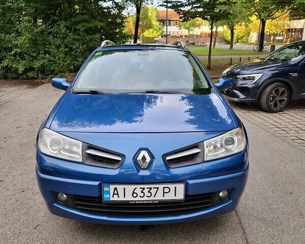 Синий Рено Меган, объемом двигателя 1.6 л и пробегом 228 тыс. км за 5500 $, фото 1 на Automoto.ua