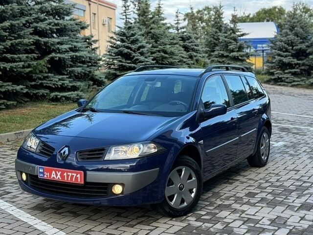 Синий Рено Меган, объемом двигателя 1.6 л и пробегом 237 тыс. км за 5800 $, фото 1 на Automoto.ua