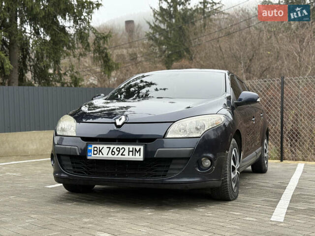 Синий Рено Меган, объемом двигателя 1.46 л и пробегом 220 тыс. км за 5600 $, фото 1 на Automoto.ua