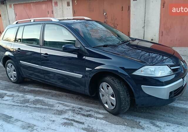Синий Рено Меган, объемом двигателя 1.6 л и пробегом 292 тыс. км за 5600 $, фото 1 на Automoto.ua