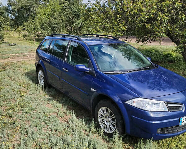 Синий Рено Меган, объемом двигателя 1.6 л и пробегом 220 тыс. км за 6200 $, фото 1 на Automoto.ua
