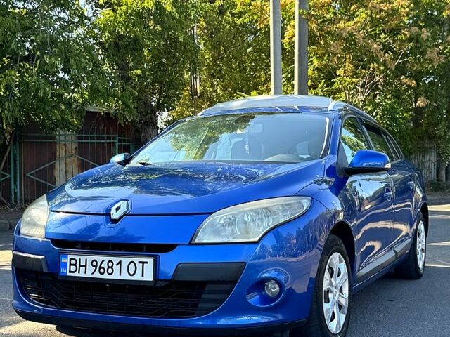 Синий Рено Меган, объемом двигателя 1.5 л и пробегом 350 тыс. км за 6300 $, фото 1 на Automoto.ua