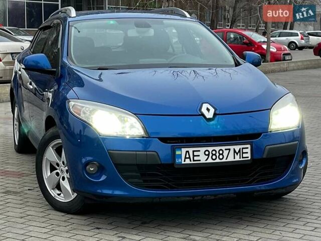 Синий Рено Меган, объемом двигателя 1.46 л и пробегом 310 тыс. км за 7700 $, фото 1 на Automoto.ua