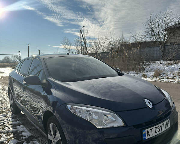 Синій Рено Меган, об'ємом двигуна 1.46 л та пробігом 320 тис. км за 6800 $, фото 1 на Automoto.ua