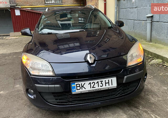 Синій Рено Меган, об'ємом двигуна 1.46 л та пробігом 356 тис. км за 5799 $, фото 1 на Automoto.ua