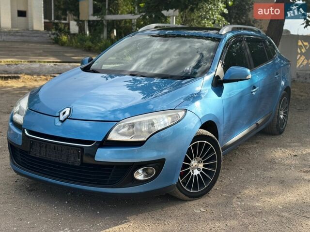 Синій Рено Меган, об'ємом двигуна 1.46 л та пробігом 350 тис. км за 8000 $, фото 1 на Automoto.ua