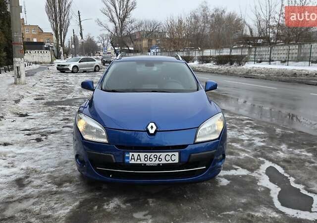 Синий Рено Меган, объемом двигателя 1.5 л и пробегом 281 тыс. км за 8000 $, фото 1 на Automoto.ua