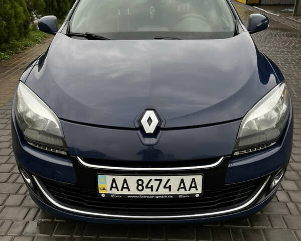 Рено Меган 2012 у Александрие на Automoto.ua Синій Рено Меган, об'ємом двигуна 1.5 л та пробігом 300 тис. км за 7400 $, фото 1 на Automoto.ua