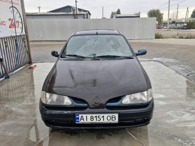 Зеленый Рено Меган, объемом двигателя 1.6 л и пробегом 321 тыс. км за 700 $, фото 1 на Automoto.ua