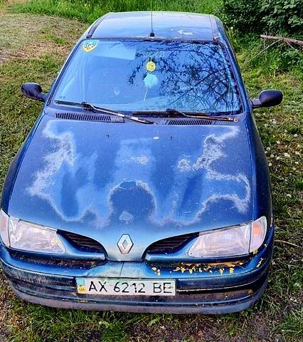 Зелений Рено Меган, об'ємом двигуна 1.4 л та пробігом 250 тис. км за 450 $, фото 1 на Automoto.ua