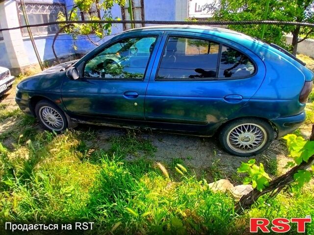 Зеленый Рено Меган, объемом двигателя 1.6 л и пробегом 500 тыс. км за 1000 $, фото 1 на Automoto.ua