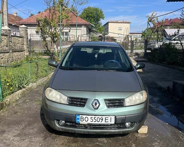 Зеленый Рено Меган, объемом двигателя 1.6 л и пробегом 230 тыс. км за 3000 $, фото 1 на Automoto.ua