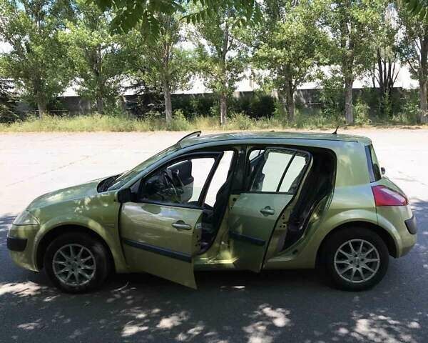 Зеленый Рено Меган, объемом двигателя 1.6 л и пробегом 200 тыс. км за 4400 $, фото 1 на Automoto.ua