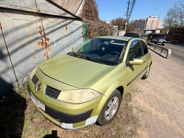 Зеленый Рено Меган, объемом двигателя 1.6 л и пробегом 250 тыс. км за 3200 $, фото 1 на Automoto.ua