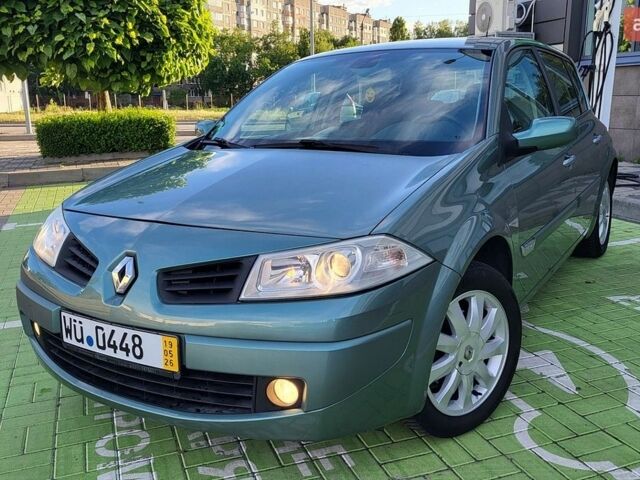 Зеленый Рено Меган, объемом двигателя 1.6 л и пробегом 212 тыс. км за 5500 $, фото 1 на Automoto.ua