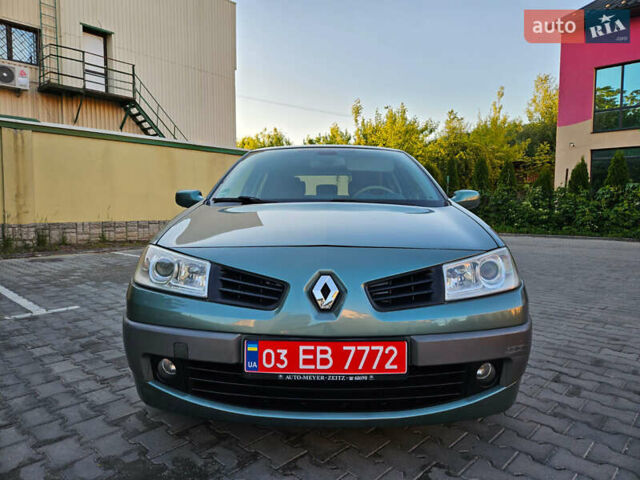 Зеленый Рено Меган, объемом двигателя 1.6 л и пробегом 221 тыс. км за 4999 $, фото 1 на Automoto.ua