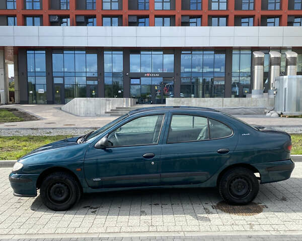Зеленый Рено Меган, объемом двигателя 1.4 л и пробегом 290 тыс. км за 2000 $, фото 1 на Automoto.ua
