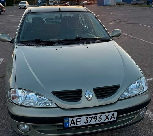 Зеленый Рено Меган, объемом двигателя 1.4 л и пробегом 163 тыс. км за 3500 $, фото 1 на Automoto.ua