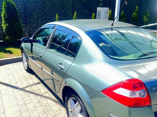 Зелений Рено Меган, об'ємом двигуна 2 л та пробігом 256 тис. км за 4800 $, фото 1 на Automoto.ua