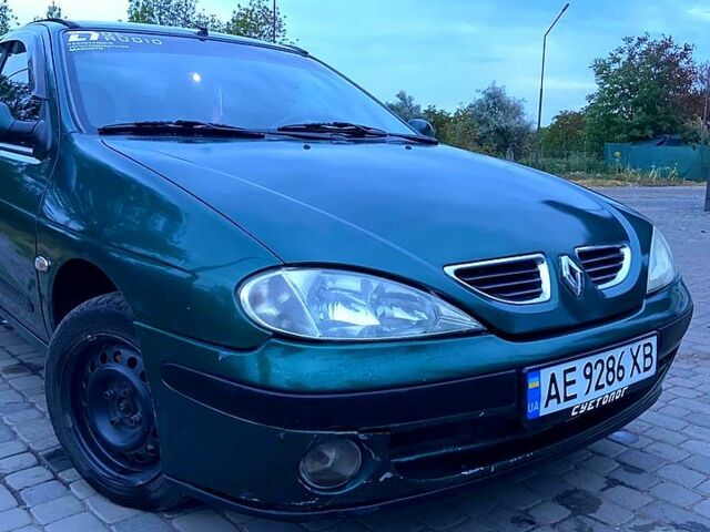 Зелений Рено Меган, об'ємом двигуна 1.4 л та пробігом 0 тис. км за 2150 $, фото 1 на Automoto.ua