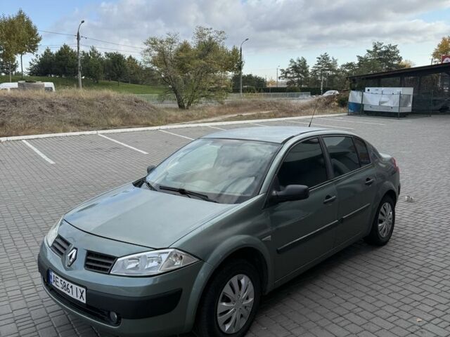 Зеленый Рено Меган, объемом двигателя 1.4 л и пробегом 250 тыс. км за 2650 $, фото 1 на Automoto.ua