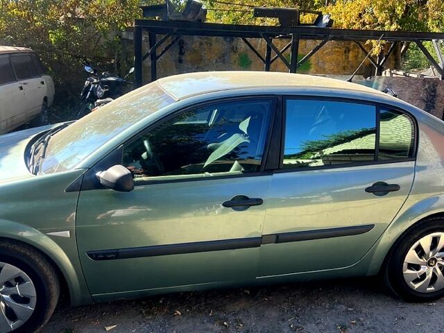 Зеленый Рено Меган, объемом двигателя 1.4 л и пробегом 320 тыс. км за 3500 $, фото 1 на Automoto.ua