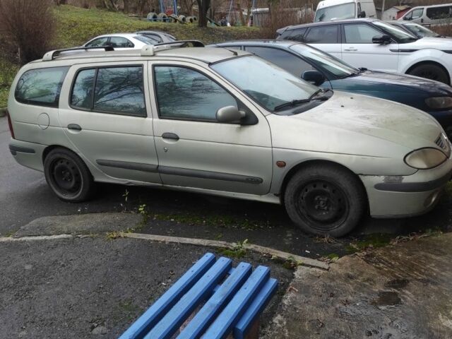 Зеленый Рено Меган, объемом двигателя 2 л и пробегом 320 тыс. км за 1200 $, фото 1 на Automoto.ua