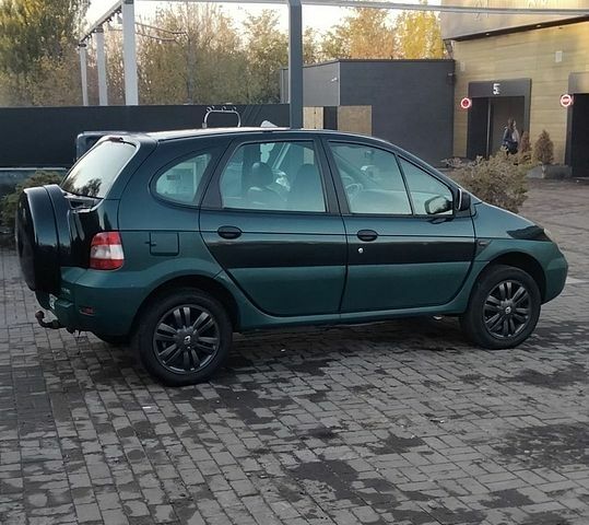Зелений Рено Меган, об'ємом двигуна 2 л та пробігом 245 тис. км за 4100 $, фото 1 на Automoto.ua