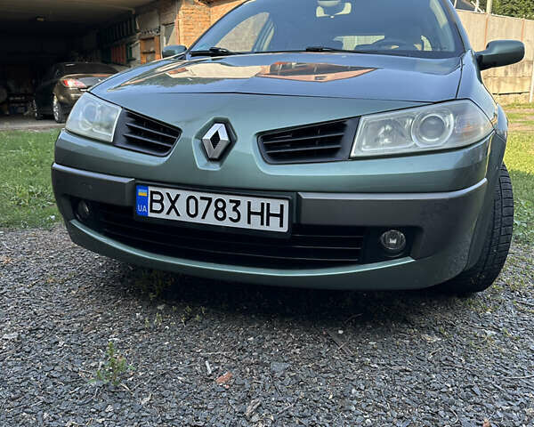 Зеленый Рено Меган, объемом двигателя 1.6 л и пробегом 196 тыс. км за 3999 $, фото 1 на Automoto.ua